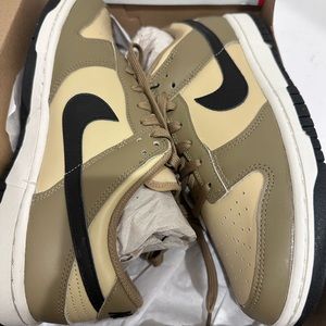 NEW Women's Dunk Low Dark Driftwood size 9